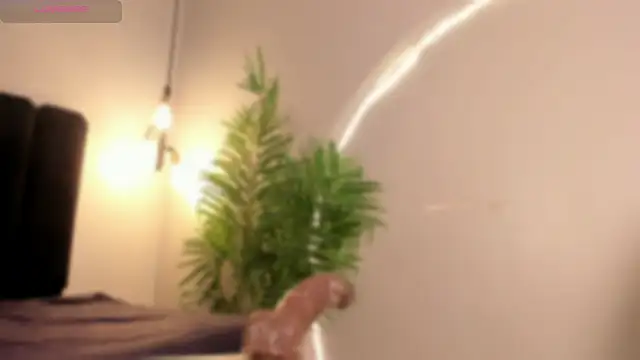 Juli_Casanova: διαδικτυακό σόου στην κάμερα