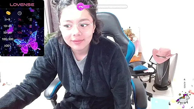 Chat +18 de TRIXIE_TANG28 ao vivo