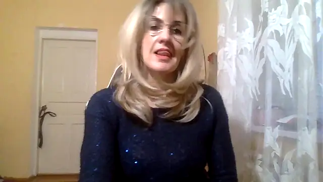 Chat +18 de TianaQLove ao vivo