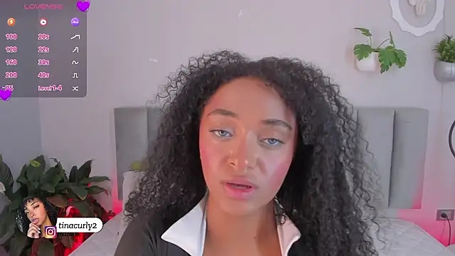 Chat +18 de Tina_curly ao vivo