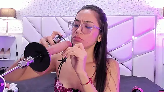 GabbieSkinnyn Live XXX chat