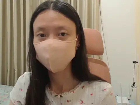 Chat +18 de Lil-Cherries ao vivo