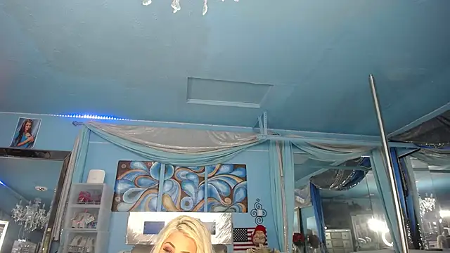 Živý XXX chat ADRIANNA_FOX