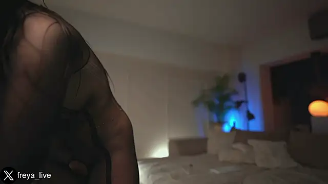 freyacherie: απευθείας συνομιλία ΧΧΧ