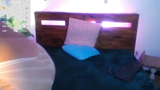 XXX chat uživo modela Yeseniaa25_