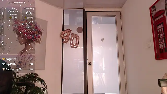 milfsecret69's Live XXX Chat