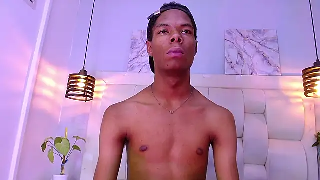 Santiago_Ortiz_: онлайн-секс-чат