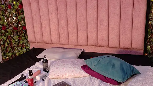 MiaJanss Chat XXX in diretta