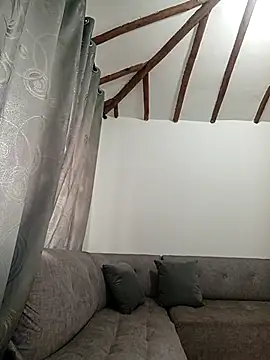 tata_sanz_ 即時 XXX 聊天