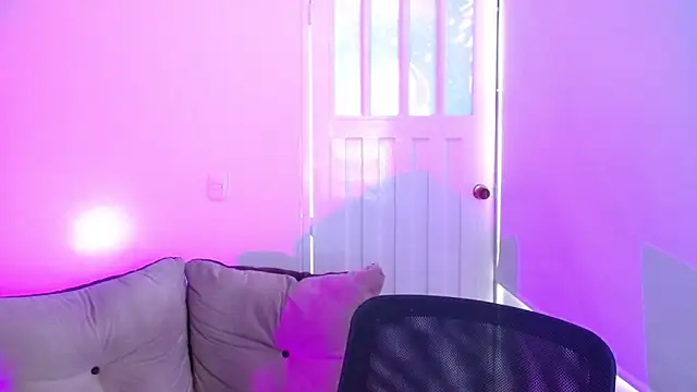 milfrousse: απευθείας συνομιλία ΧΧΧ