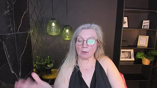 Chat +18 de NataliMellow ao vivo