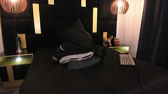 Lucio__Fox's Live XXX Chat