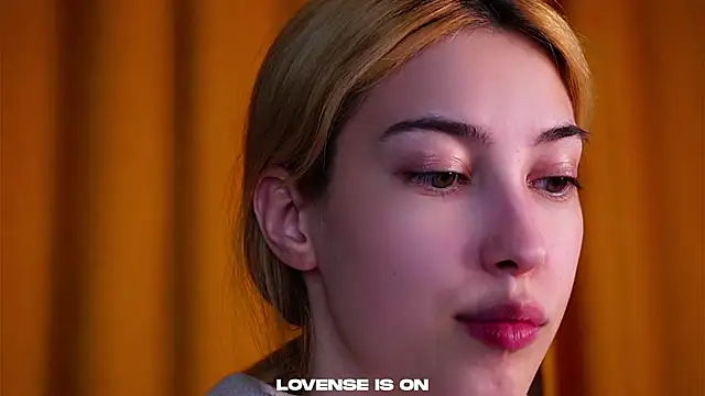 AngelicRice élő XXX-chatje