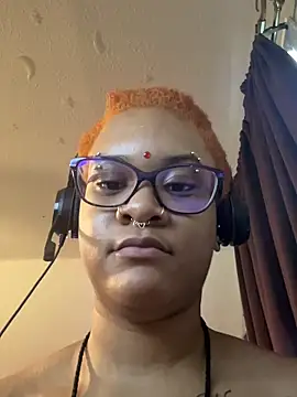 Chat +18 de nickytheehawtie ao vivo