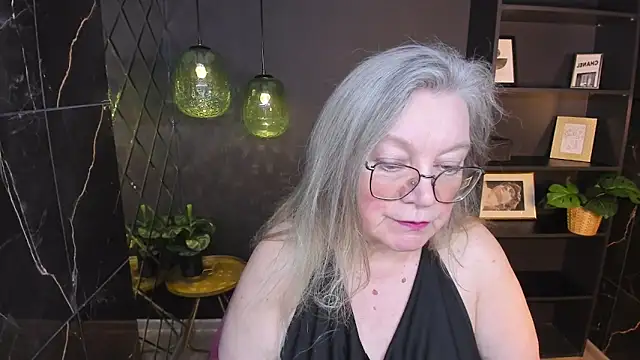 Chat +18 de NataliMellow ao vivo