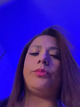 Pretty__Milf 现场XXX聊天