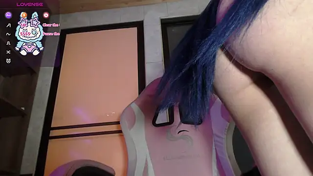 Sally23_ élő XXX-chatje