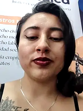 _Sarah-Office1 Live XXX-Chat