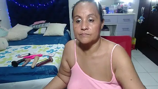 Онлайн чат XXX pervert_mommy_