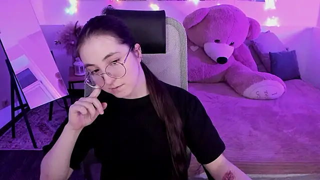 VirtuallVoyant Chat XXX live