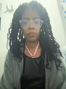 Chatroom XXX en direct de thianahorny