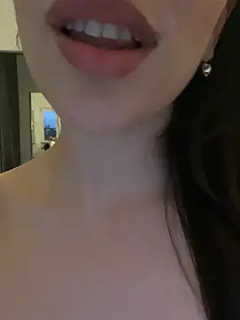 JolieBee 现场XXX聊天