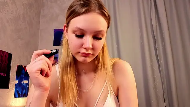 ElissaGlod Adlı Modelin Canlı XXX Sohbeti