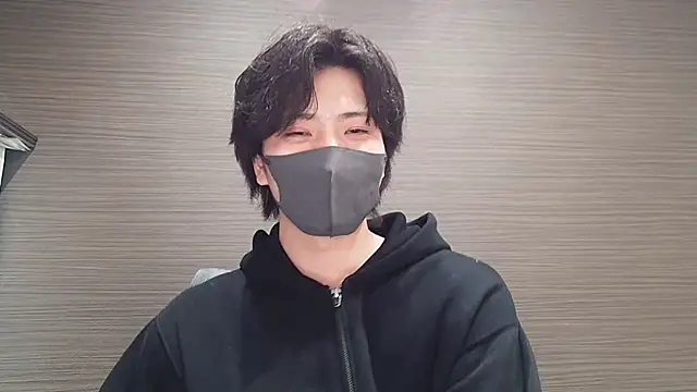 CHROME-kun925 Adlı Modelin Canlı XXX Sohbeti