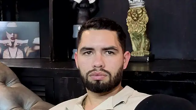 XXX chat uživo modela matteosantos