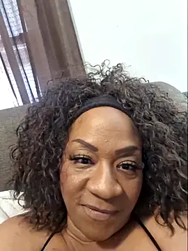 Pokazy przed kamerką – Big_Booty_Bonnie