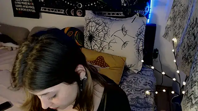 AlienforTwenty Live XXX-chat