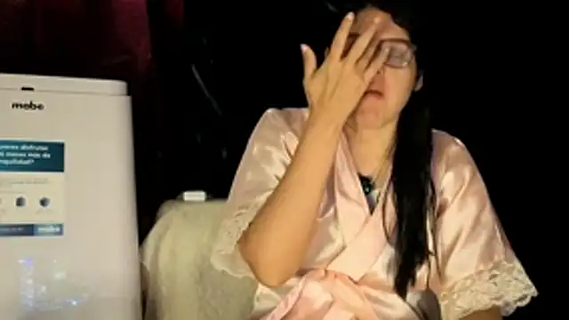 donnasoto: διαδικτυακό σόου στην κάμερα