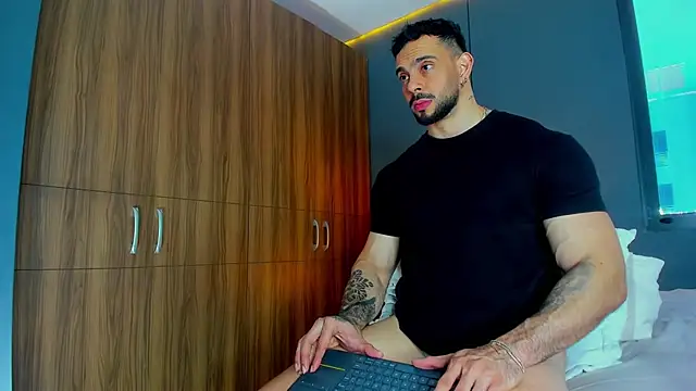 Chat +18 de massimo_visconti ao vivo