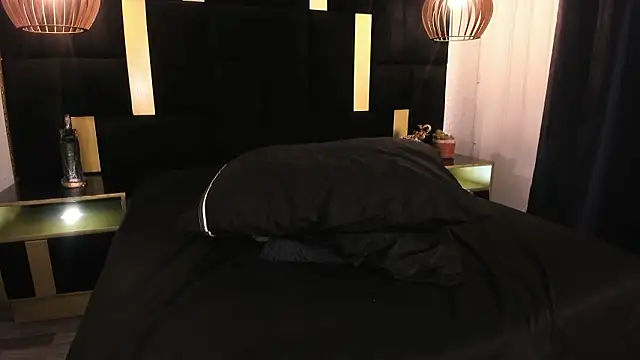 Lucio__Fox Adlı Modelin Canlı XXX Sohbeti