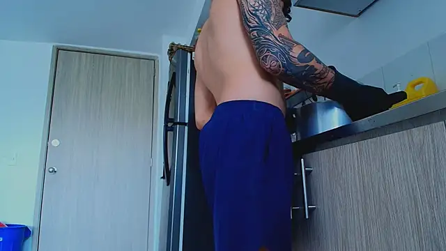 thomas_gun's Live XXX Chat