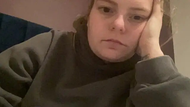 Ellarose-xo Show in webcam