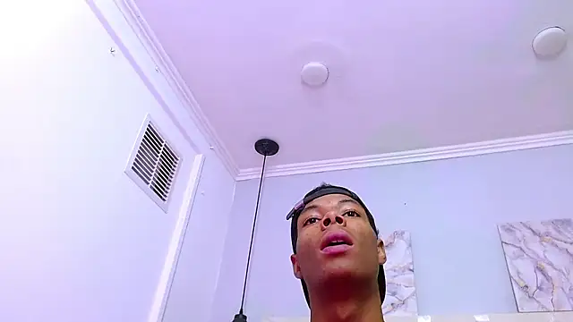 Santiago_Ortiz_'s Live XXX Chat