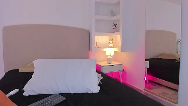 nathalynbarnes' Webcam Show