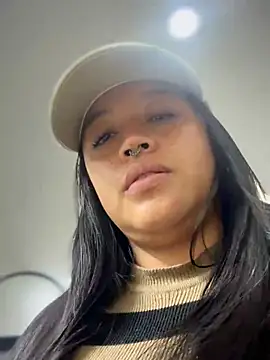 -Mia1 Adlı Modelin Web Kamerası Şovu