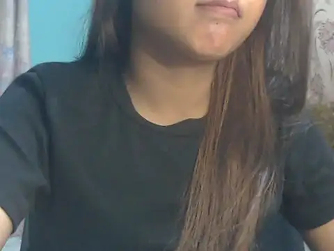 NancyRuvi élő XXX-chatje