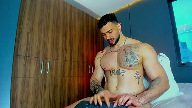 massimo_visconti Show in webcam