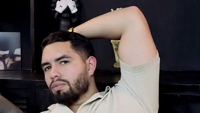 matteosantos: онлайн-секс-чат