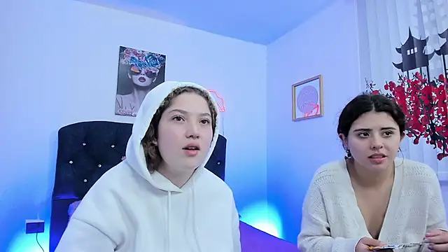 valeria_and_zoe élő XXX-chatje