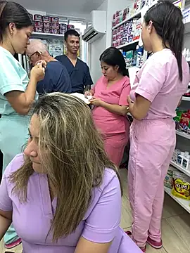 Show modela kandalove na web-kameri