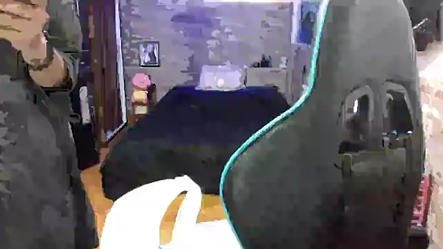 AngelaQueen_ élő XXX-chatje