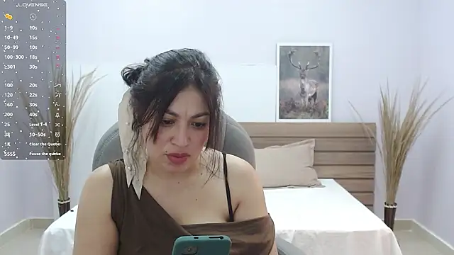 sophia_hadid live XXX chat