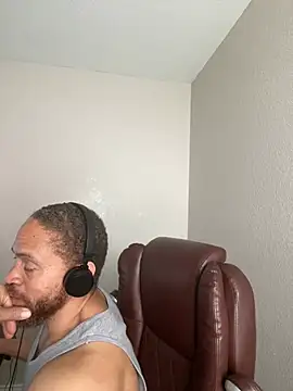 Fathero1time élő XXX-chatje