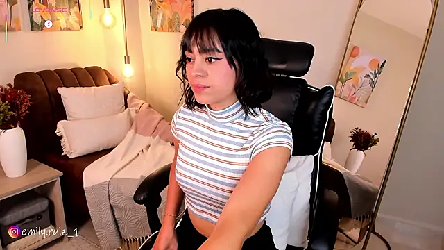 Chat +18 de emilyruiz1 ao vivo