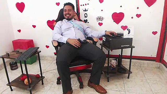 Chat XXX en directo de KalethBigDick