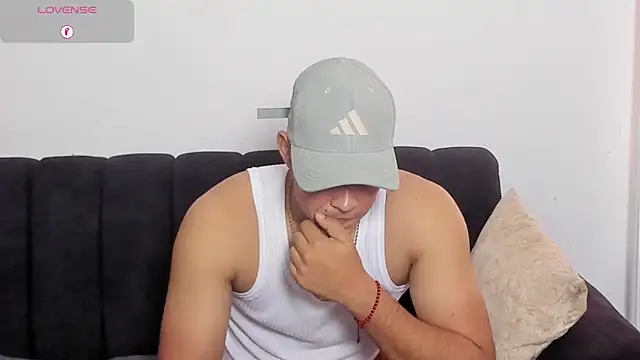 Czat XXX na żywo – Iamdylan777